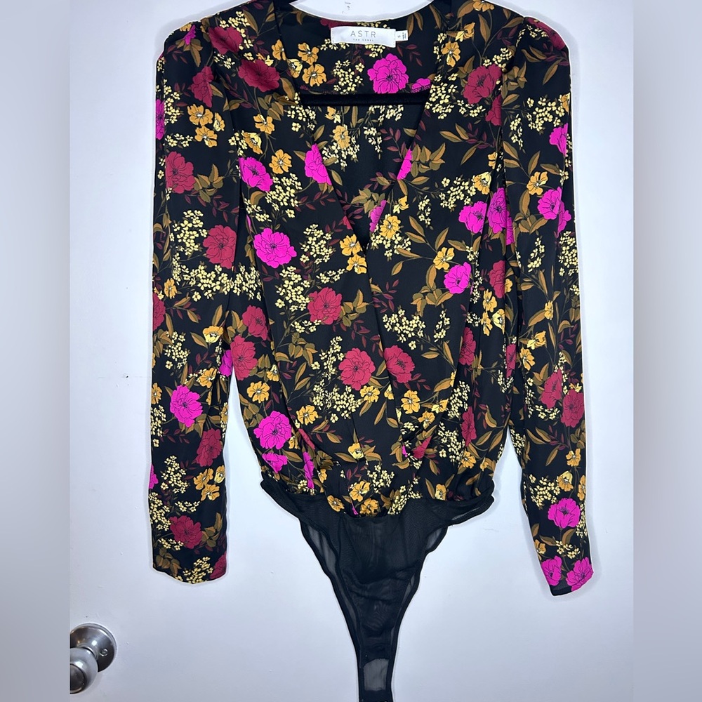 Astr the Label Floral Print Faux Wrap Bodysuit Surplice Long Sleeve Size S